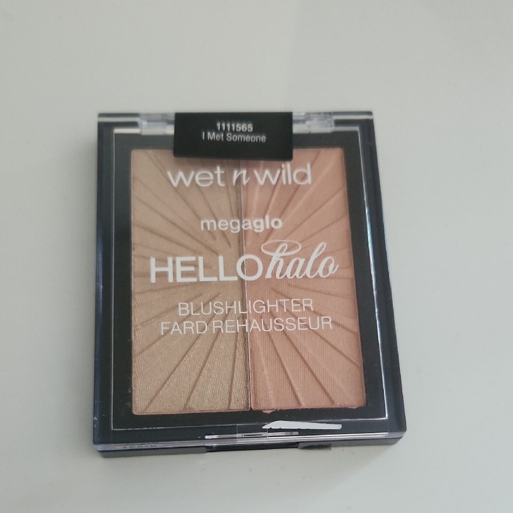 Wet n Wild MegaGlo Hello Halo Blushlighter - Peach and Champagne
